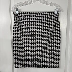 Brat Star Black and White Houndstooth Pencil Skirt